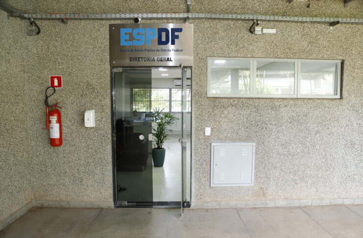 Escola de Saúde Pública do DF recebe apoio federal para ampliar cursos e residências