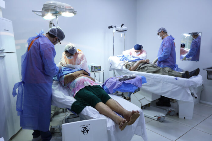 OTÁVIO E MARIA DAS DORES 13122025 - Dezembro Laranja - mutirão de diagnóstico de câncer de pele no HRAN - Fotos Sandro AraújoAgência Saúde DF