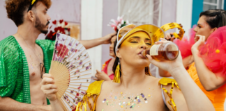 Ressaca ou intoxicação alcoólica? Saiba identificar sinais de alerta pós-Carnaval