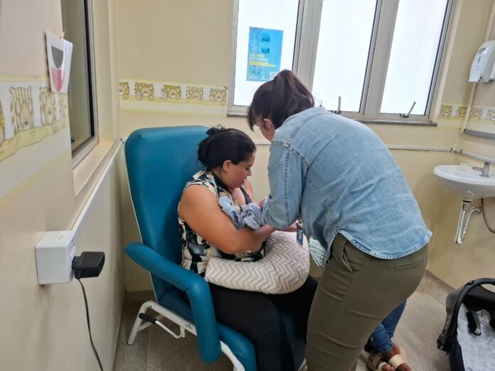 Nairana sendo orientada pela pediatra Lorena 2 (1)