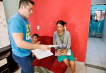 Saiba como funciona a visita de assistentes sociais na casa de beneficiários de programas sociais
