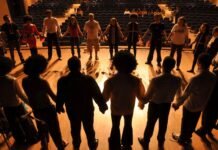 Oficina gratuita de teatro musical abre inscrições para jovens de Taguatinga