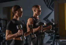 Costas e braços: 5 exercícios para deixar o treino de superiores mais completo