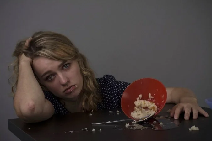 1_eating-68100549